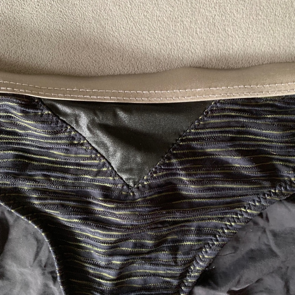 VPL Bikini - Picture 3 of 9